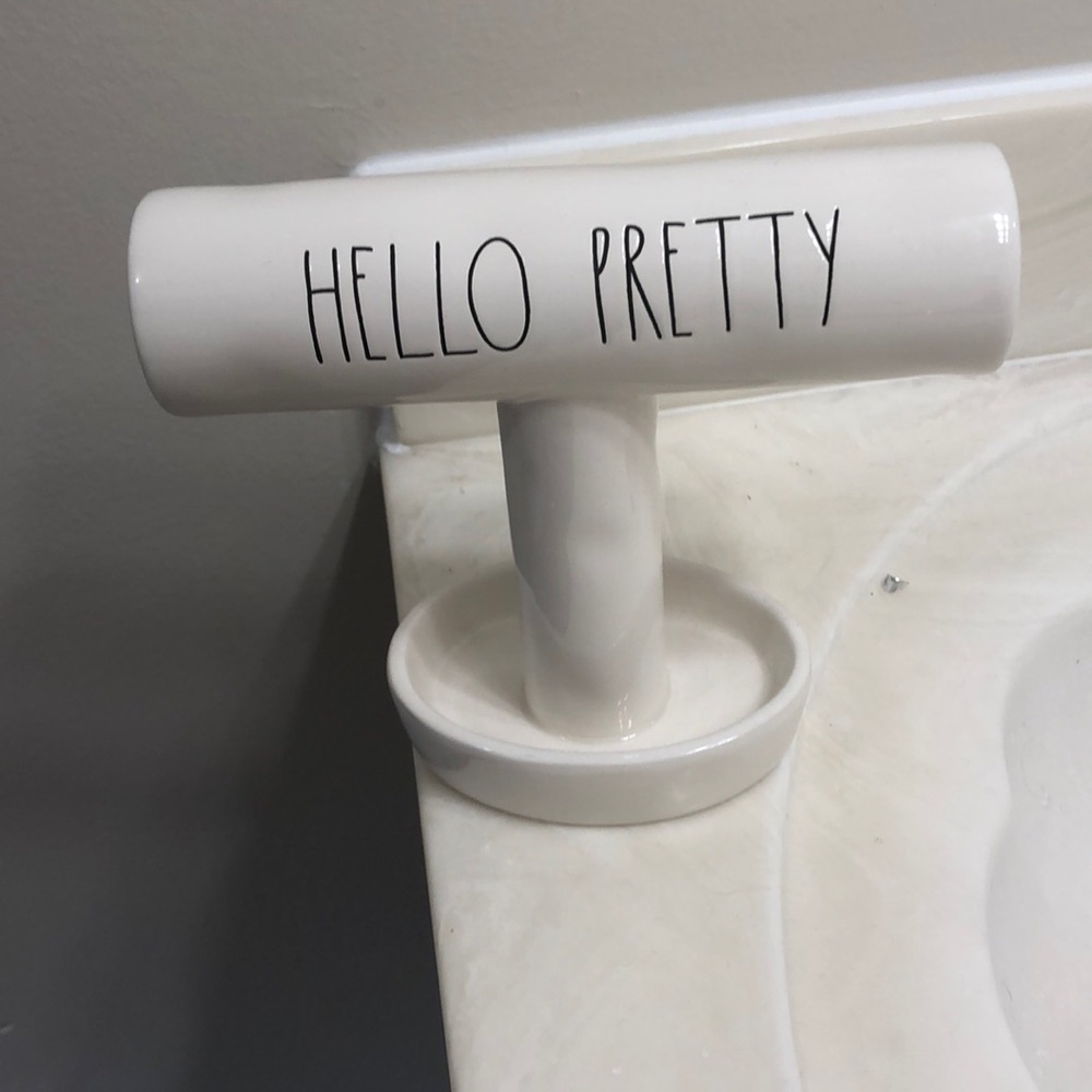 Rae Dunn “Hello Pretty” Bracelet Holder